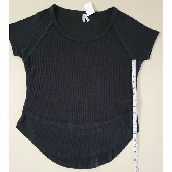 Mudd Women's Black Waffle-knit Short Sleeve Top - Picture 5 of 10